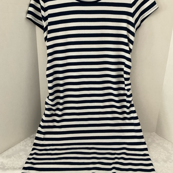 Liz Lange Dresses & Skirts - Liz Lang Maternity stripe dress. Size Large
